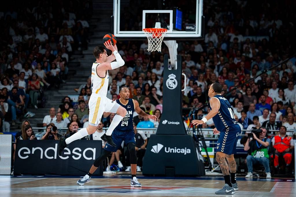 Las imágenes del Real Murcia-UCAM Murcia, primer partido de la final de la ACB