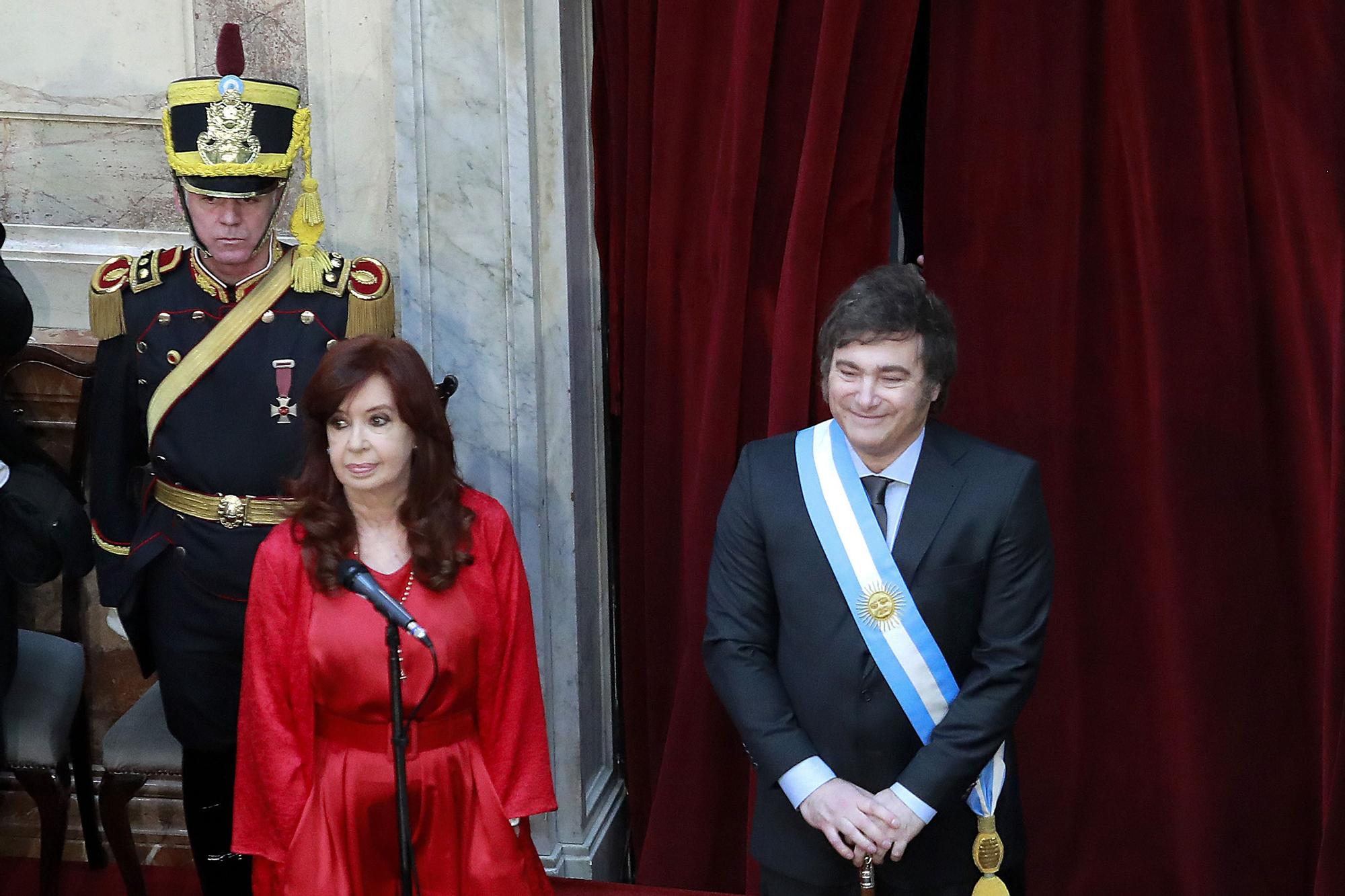 Javier Milei jura como presidente de Argentina