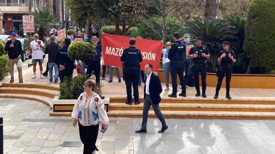 Nueva protesta en Torrevieja contra Mazón