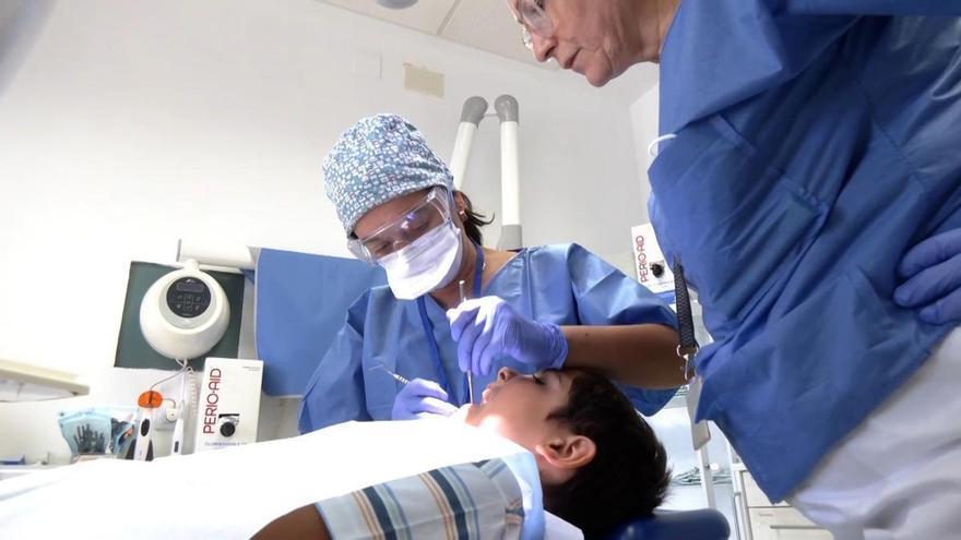 Los dentistas de los centros de salud de Asturias irán a la huelga si persiste su "discriminación retributiva" con respecto a otros colegas