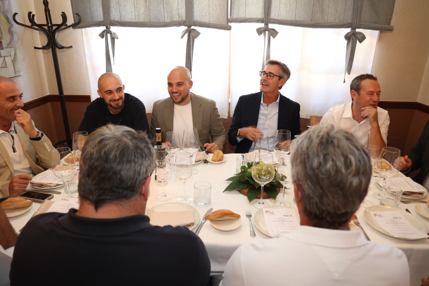 Monforte del Cid celebra en el Restaurante Ramón una cita de Menjars de la Terra con sabor clásico