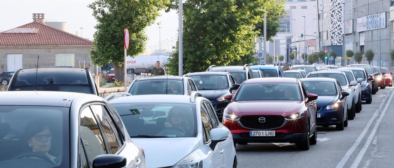 Atasco en la Avenida de Beiramar de Vigo este mes de junio