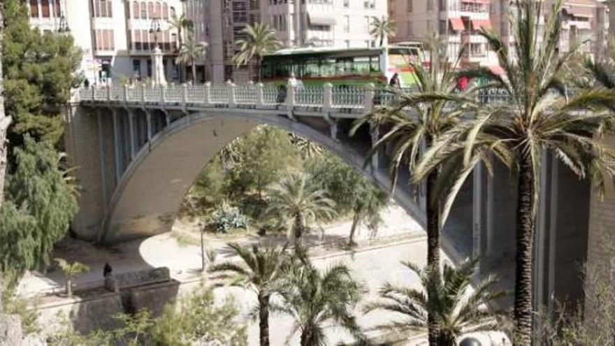 El puente de Canalejas fue un hito en su día al haberse construido con hormigón armado.