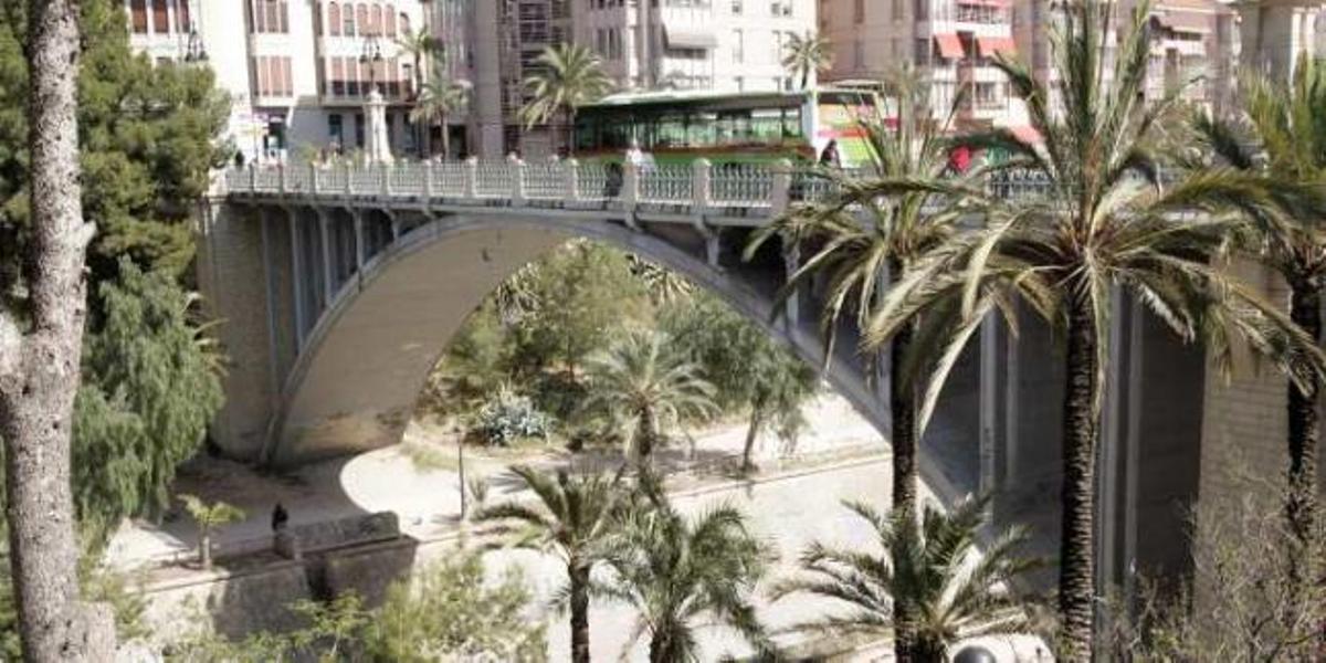 El puente de Canalejas fue un hito en su día al haberse construido con hormigón armado.