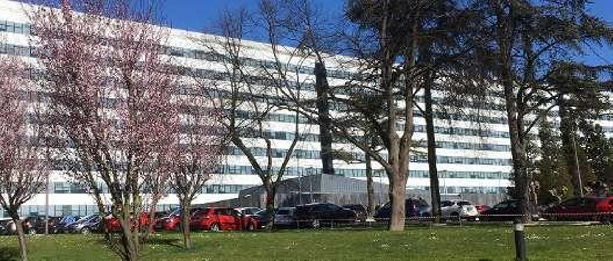 Fachada del Hospital Universitario Central de Asturias (HUCA).