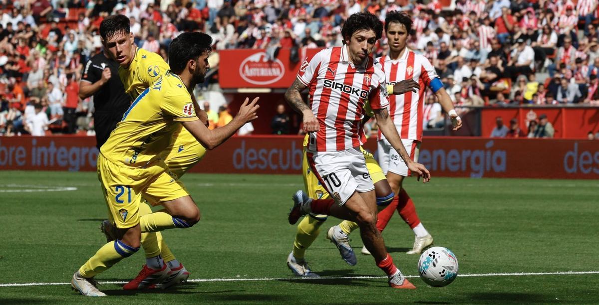 EN IMÁGENES: Victoria del Sporting frente al Cádiz en El Molinón