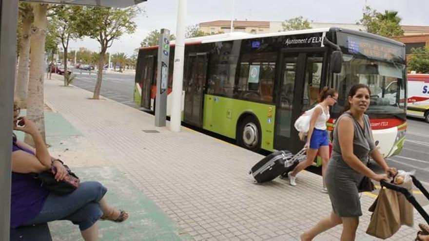 Los hijos acuden a Carrús y los padres a Altabix