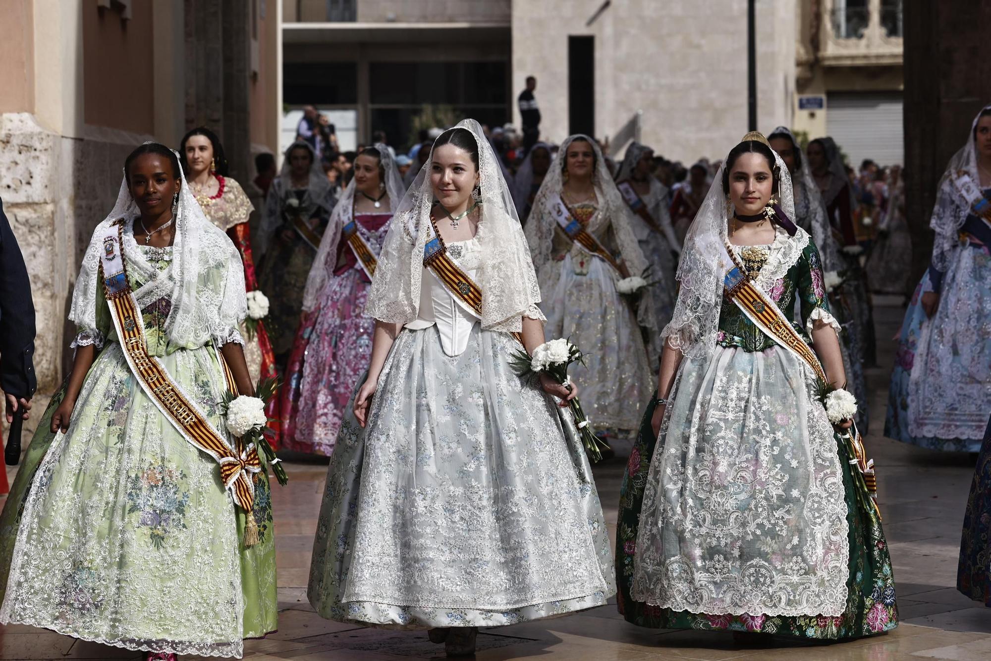 Ofrenda 18 de marzo. Calle de la Paz (16-17 horas)