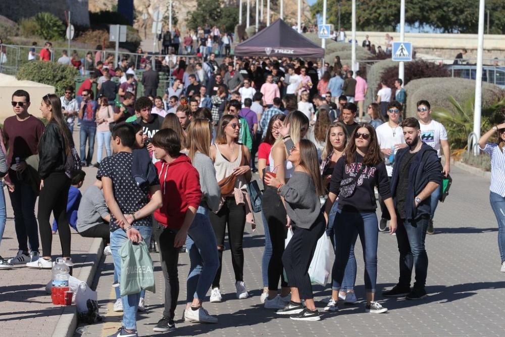 Centenares de estudiantes en la bienvenida de la UPCT