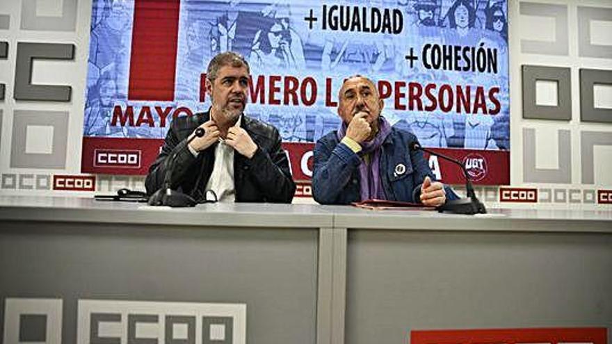 Els secretaris generals de CCOO i UGT, Unai Sordo (e) i Pepe Álvarez (d).