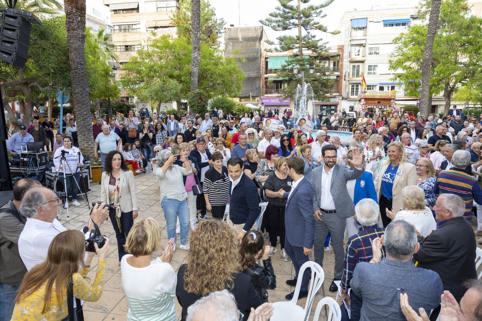 Mitin de arranque de campaña de Eduardo Dolón en la plaza de la Constitución de Torrevieja