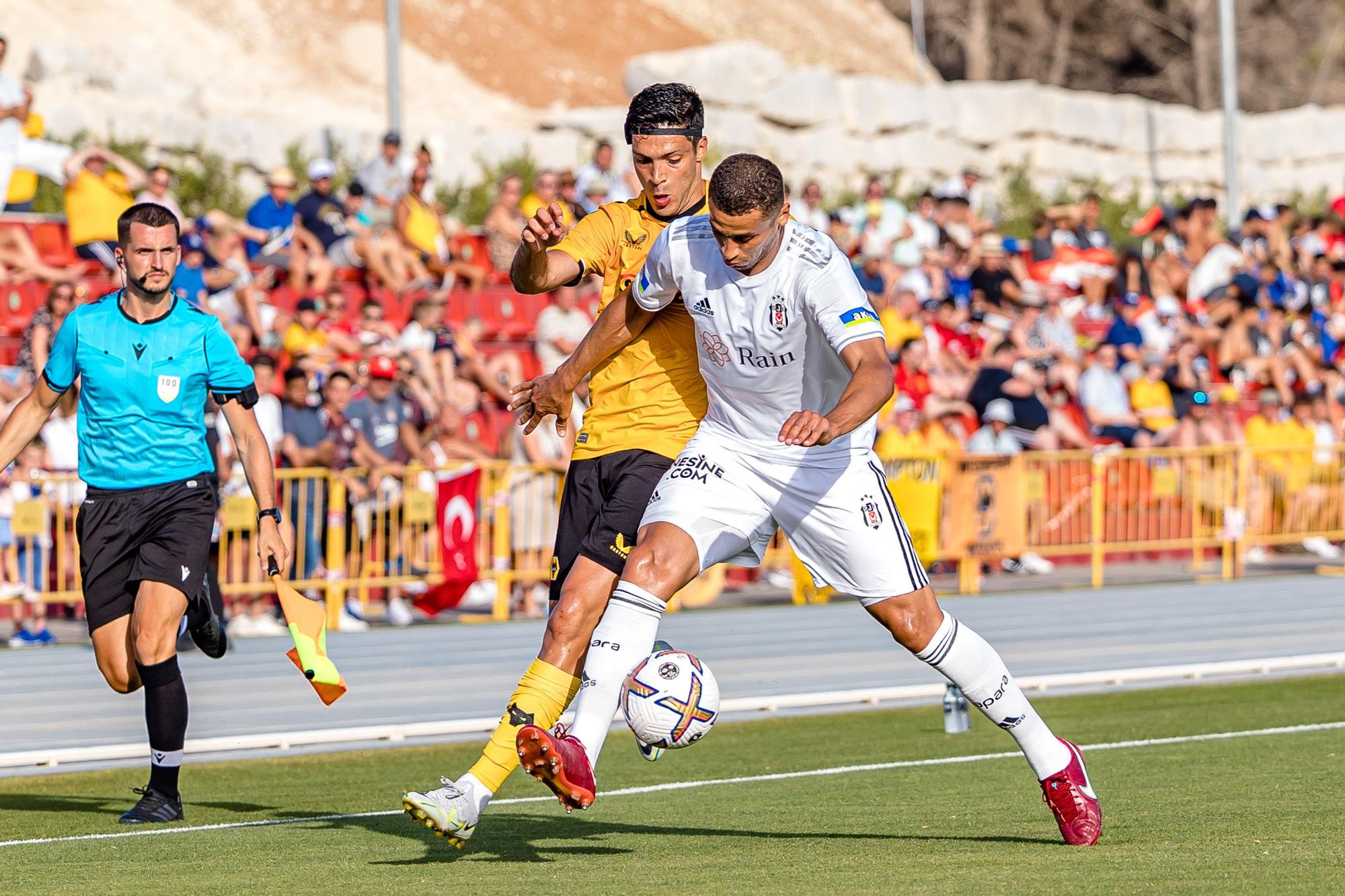 Fútbol Internacional en La Nucía. Los Wolves (Premiere League) vencen por 3-0 al Beşiktaş (super liga turca) y se proclaman campeones del torneo La Nucía Summer Cup