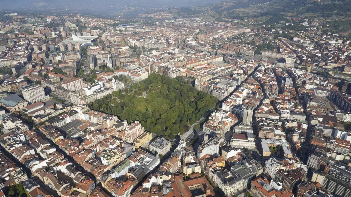 Oviedo a vista de pájaro: el helicóptero de la Policía Nacional sobrevuela la ciudad a 2.200 pies de altura