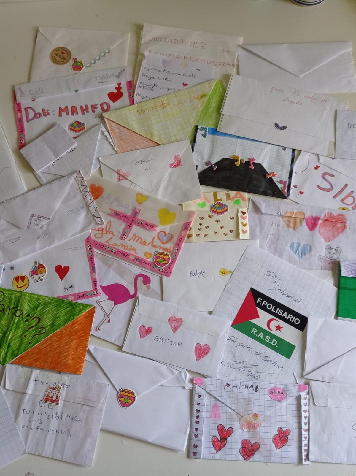 Cartas de niños saharauis y del CEIP Santa Engracia.