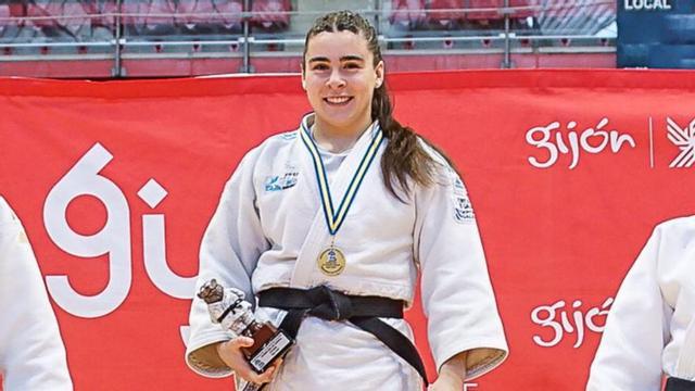 Leyre Villamediana en lo más alto del podio de Gijón | FDV