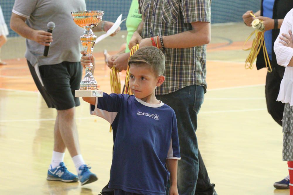 Entrega de trofeos del Torneo de La Amistad