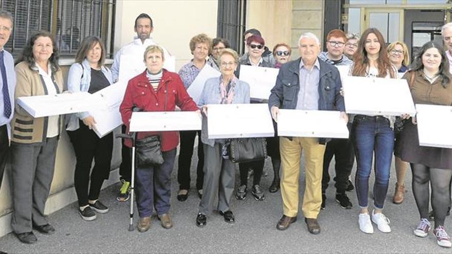 ‘Mediterráneo’ entrega los 15 surtidos a los ganadores del Gremi de Forners