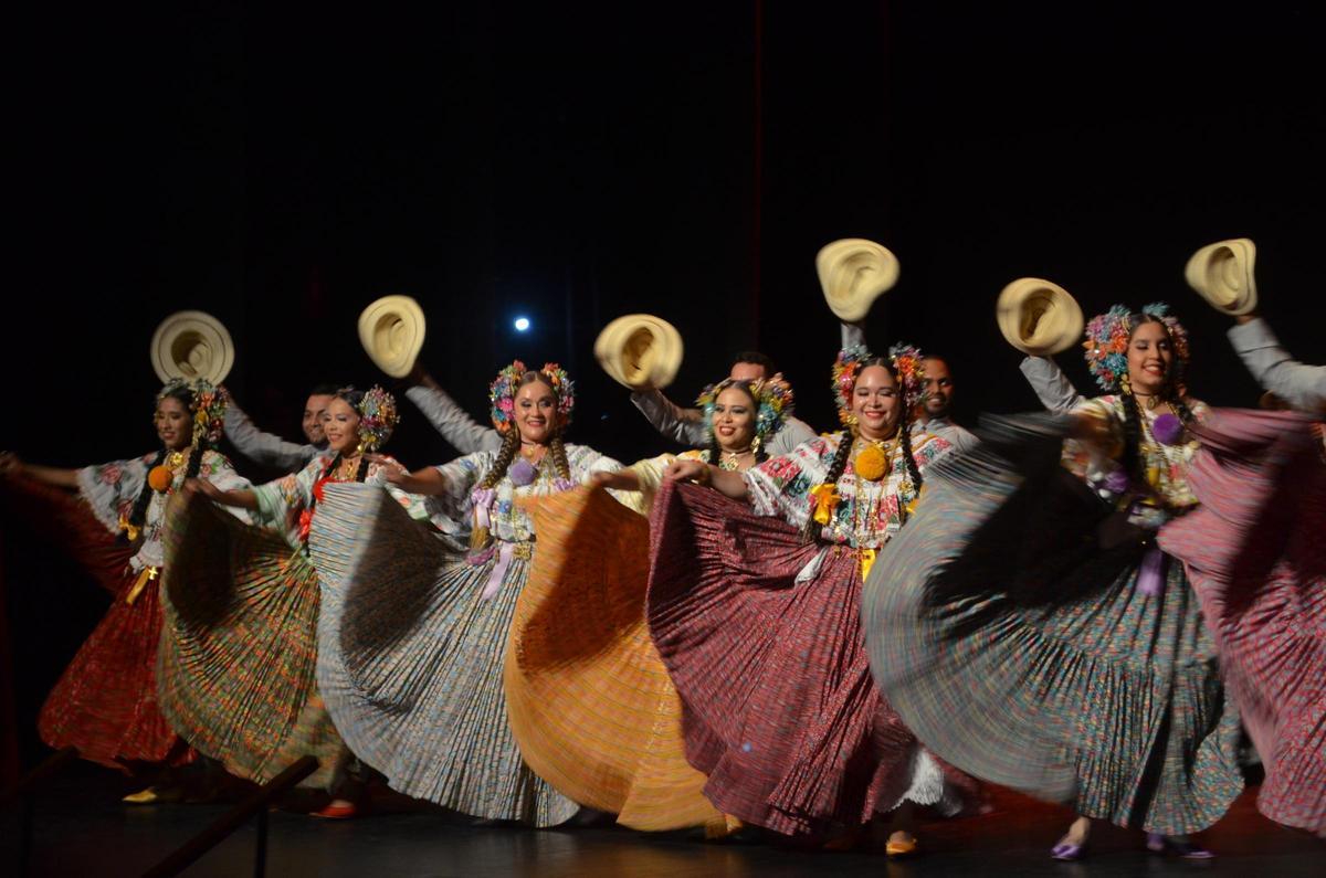 El Festival Internacional de Folklore en Benavente, en imágenes
