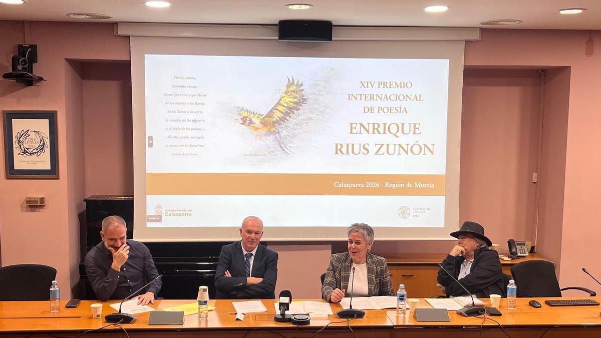 Presnetación del Premio Internacional de Poesía 'Enrique Ruis Zunon'
