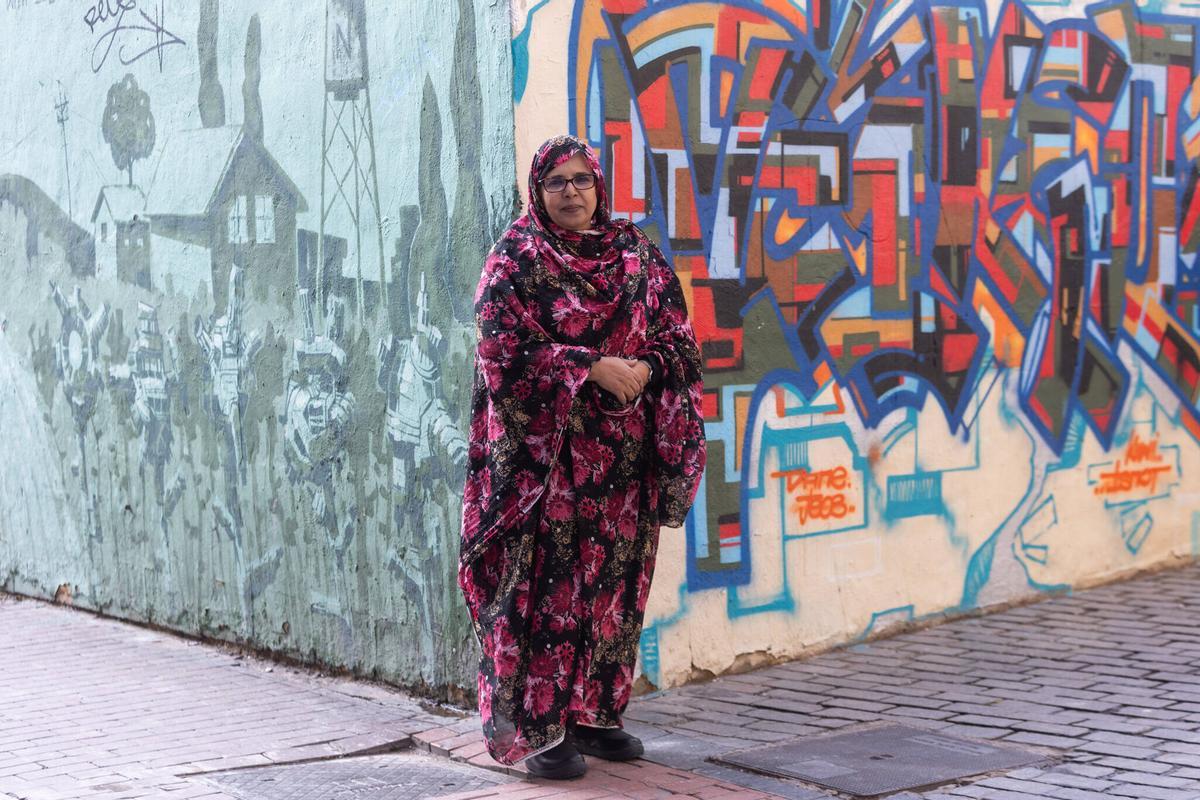 Fatma El Mehdi, la ministra de Cooperación de la República Árabe Saharaui Democrática, que vive desde 1975 en un campamento de refugiados
