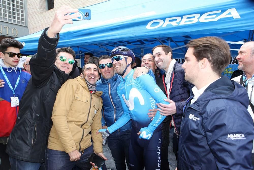 Ambiente a la salida y la llegada de la Vuelta Ciclista a Murcia