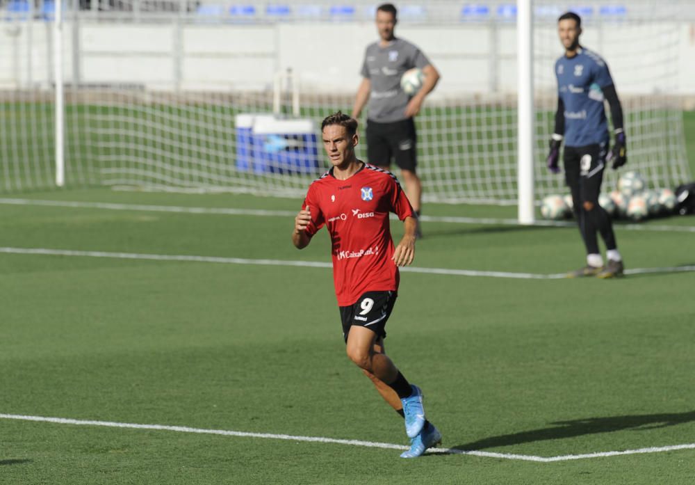 El CD Tenerife vuelve a entrenar en casa