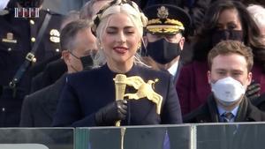 L’impressionant vestit de Lady Gaga per cantar l’himne a la presa de possessió de Joe Biden com a president dels EUA