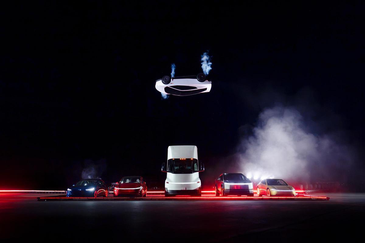 Tesla desafía la física con el nuevo Roadster