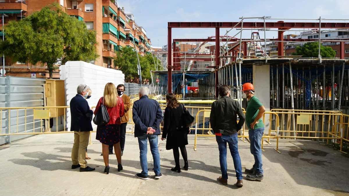 Visita institucional del Ayuntamiento de Martorell y el Ayuntamiento de Esplugues a las obras de construcción de los nuevos mercados municipales