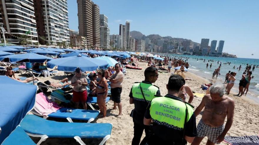 Benidorm inicia los trámites para reforzar la seguridad en temporada alta