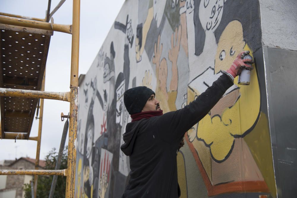 Moià persevera i el mural de l''1-0 inspirat en el Guernica torna a lluir a la plaça del CAP