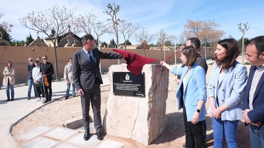 En recuerdo a las 300 víctimas del covid de Elche