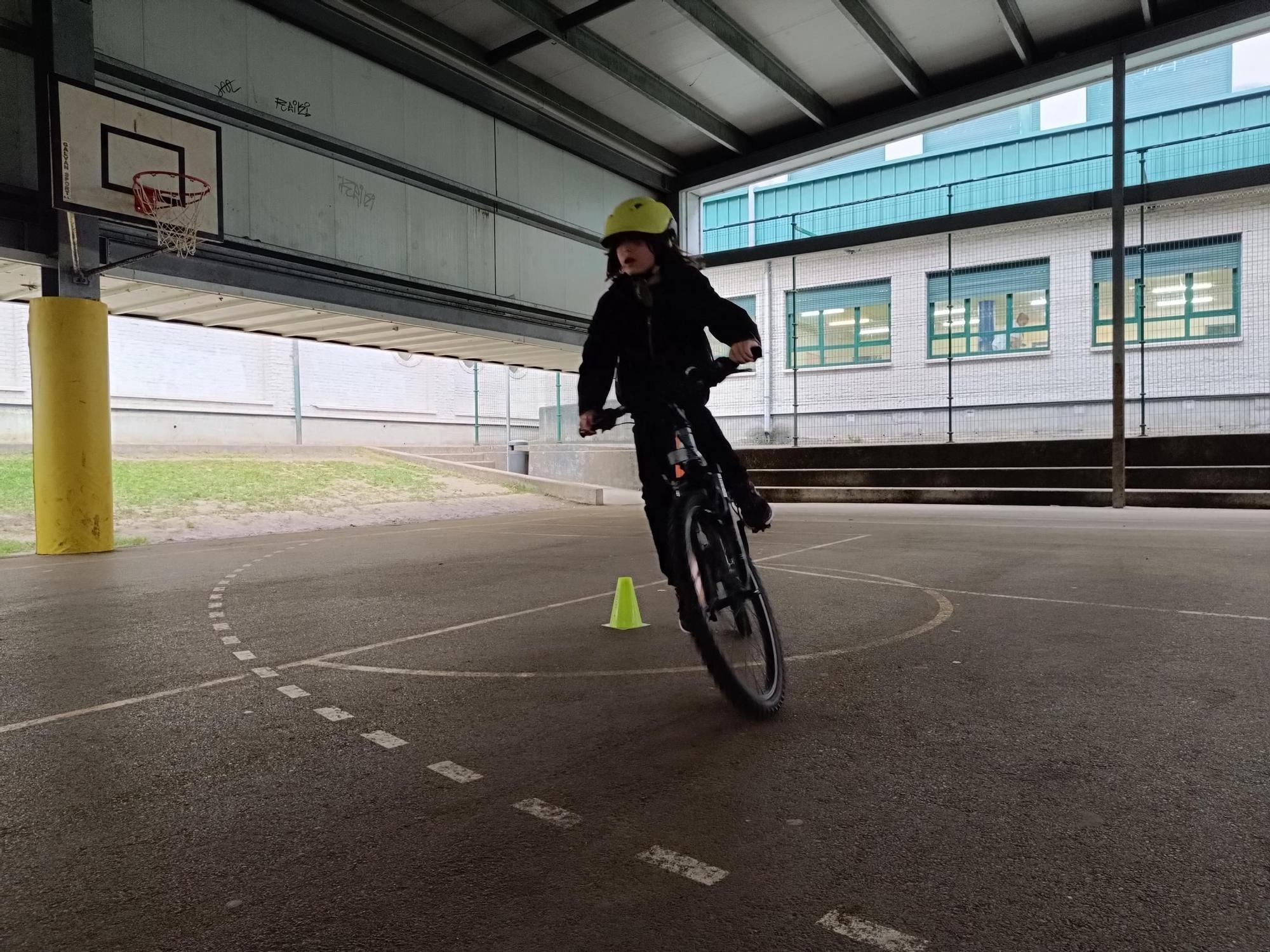 Pasión sobre ruedas: la extraescolar de ciclismo en el colegio de La Fresneda