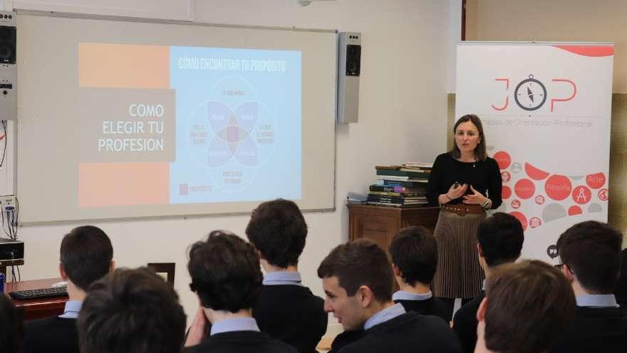 Los alumnos de Los Robles orientan su futuro: emprender e idiomas