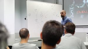 Víctor Valdés, en la charla que ofreció en la Federación Catalana de fútbol. 