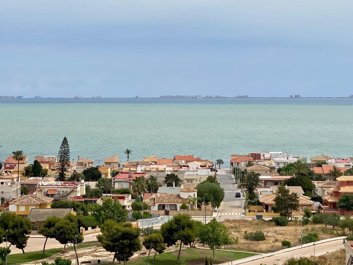 Una de las zonas del Mar Menor afectada por la masa de agua blanca.