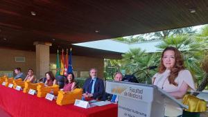 La consejera de Sanidad, Fátima Matute, participa en la graduación de los 180 nuevos médicos formados en la región.