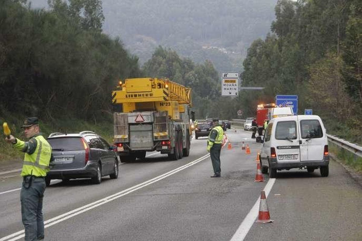La presencia de dos jabalíes en el corredor se salda con un herido y 3 vehículos destrozados