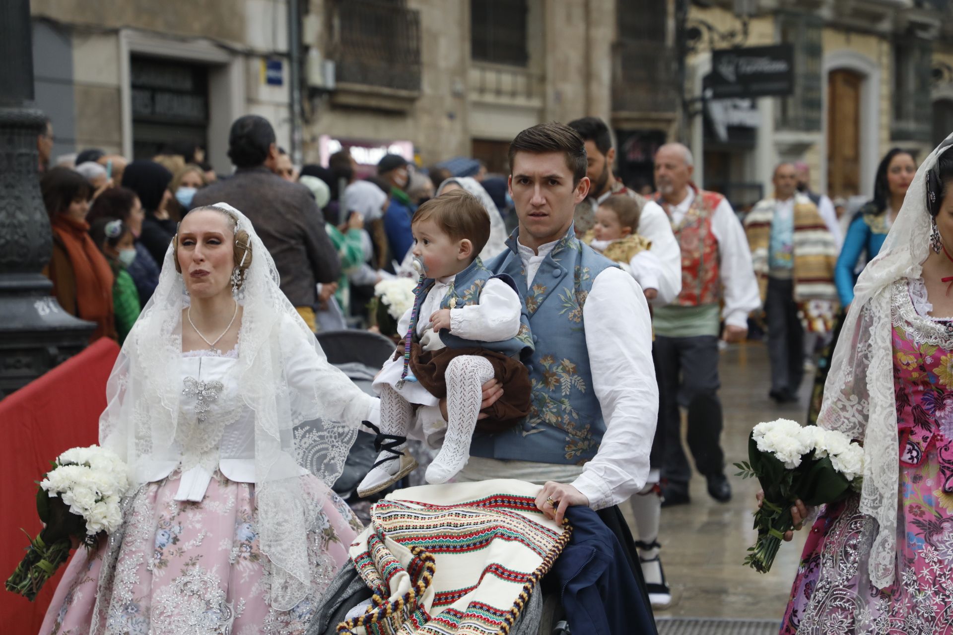 Búscate en el primer día de ofrenda por la calle de Quart (entre las 17:00 a las 18:00 horas)