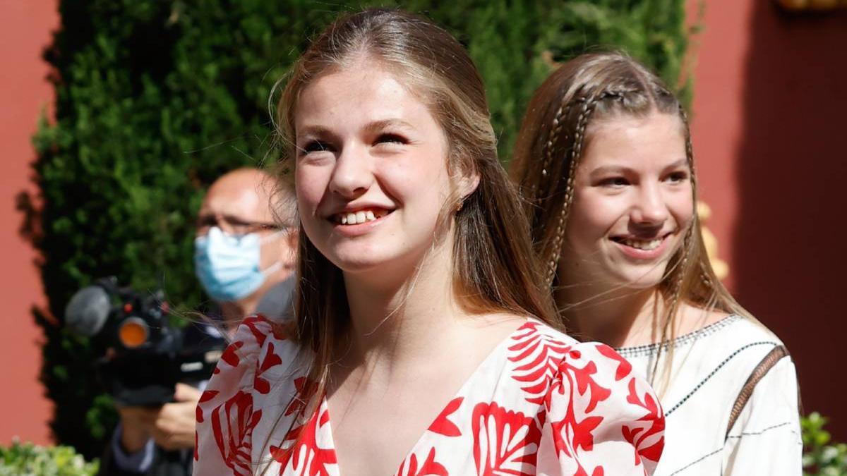 La princesa Leonor y la infanta Sofía, juntas en un acto oficial en Figueres