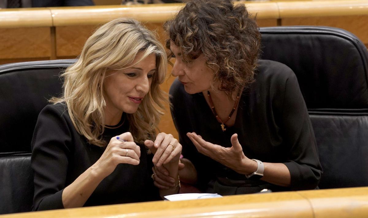 María Jesús Montero y Yolanda Díaz.