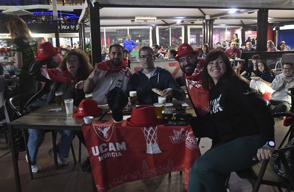Ambientazo en el Zig Zag de Murcia durante el partido de Champions del UCAM Murcia
