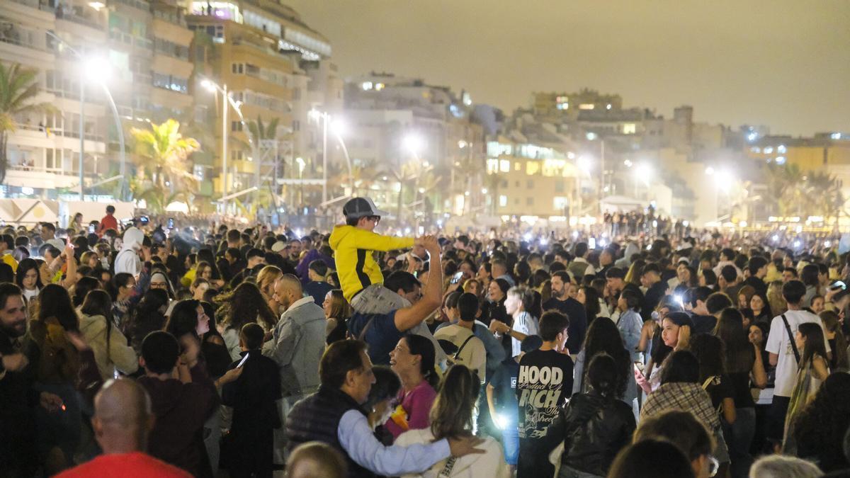 Ambiente previo al evento de Quevedo en Las Canteras