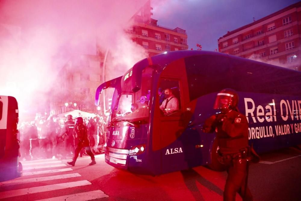 Derbi Real Oviedo - Sporting: Ambiente azul antes del partidazo de Asturias