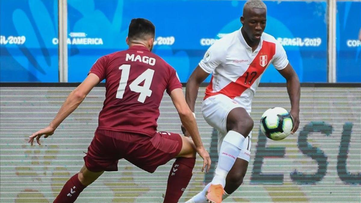 Luis Advíncula fue uno de los valores más altos de Perú