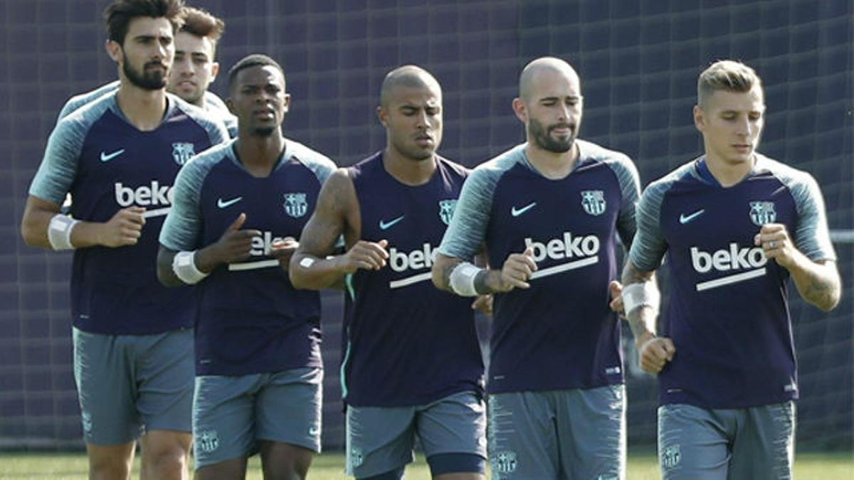 El FC Barcelona acelera para concretar sus 3 primeras salidas