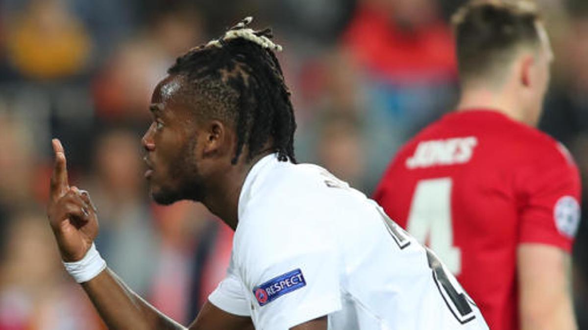 Michy Batshuayi en el encuentro de Champions contra el Manchester United en la 18/19