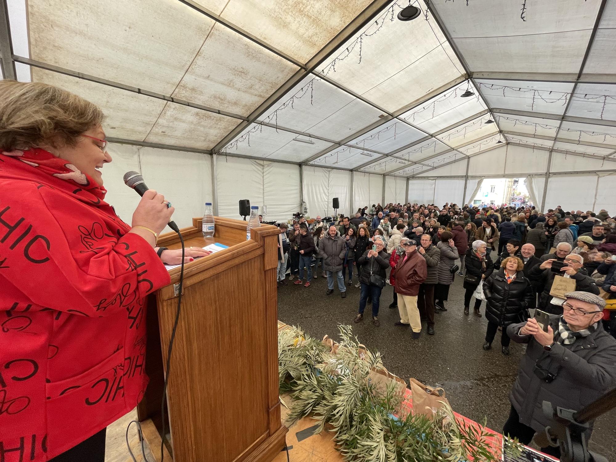 Amada Álvarez, Presidenta del Club de Guisanderas, en el pregón.