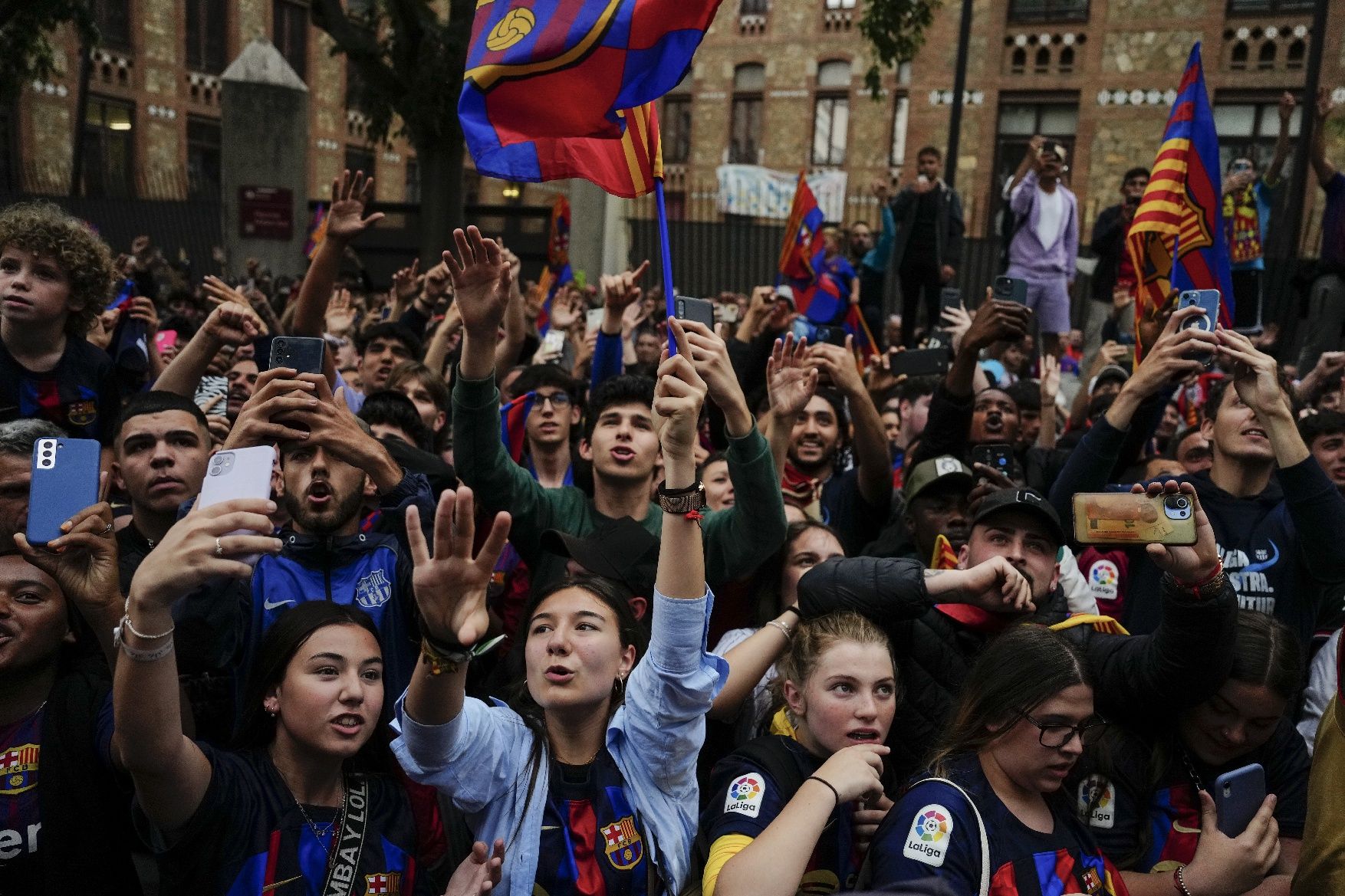 La rua de campions del Barça, en imatges