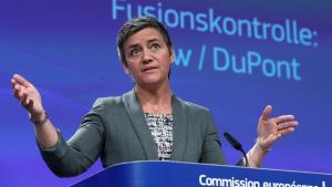 European Competition Commissioner Margrethe Vestager holds a news conference after Dow Chemical gained conditional EU antitrust approval on Monday for their $130 billion merger by agreeing to significant asset sales, one of a trio of mega mergers that will redraw the agrochemicals industry, in Brussels, Belgium March 27, 2017.  REUTERS/Yves Herman